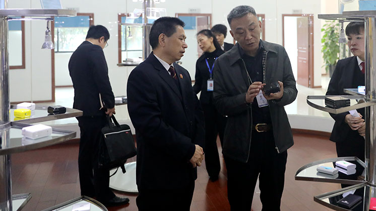 “送法進(jìn)企業(yè)、服務(wù)自貿(mào)區(qū)”——市中級(jí)人民法院為炬神電子提供優(yōu)質(zhì)司法服務(wù)