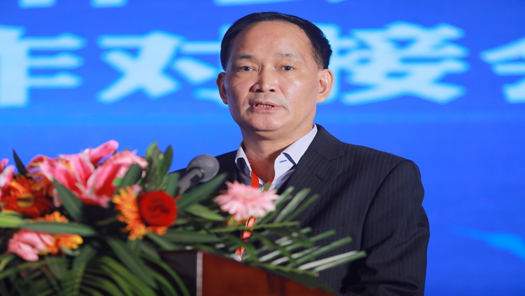 【開放郴州·相約湘臺(tái)會(huì)】市委副書記、代市長(zhǎng)吳巨培為炬神電子點(diǎn)贊，公司董事長(zhǎng)楊譓鵬大會(huì)發(fā)言