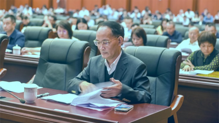 湖南炬神電子榮獲“新郴州貢獻獎”，董事長楊譓鵬作代表發(fā)言